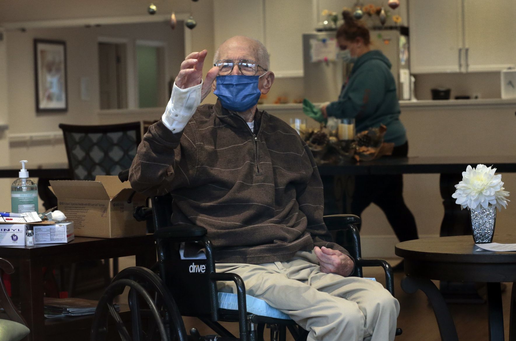 Moderna vaccine arrives for retirement home residents